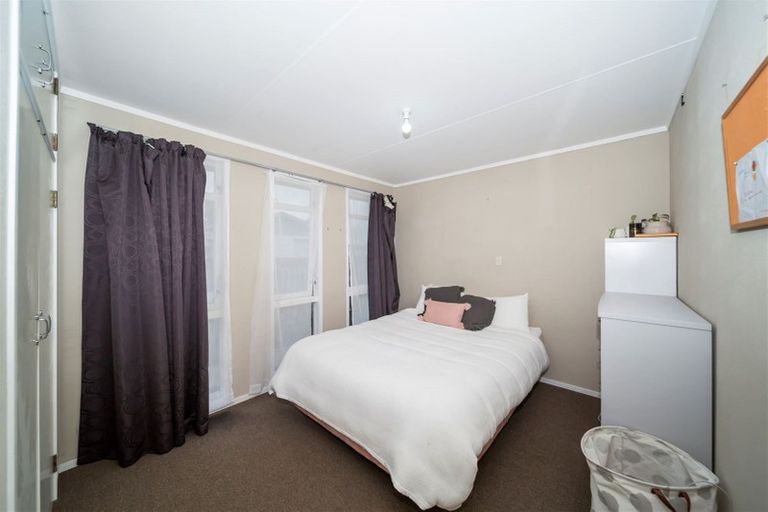 Photo of property in 25 Kamahi Avenue, Hawera, 4610