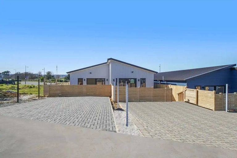 Photo of property in 43 Tributary Parade, Karaka, Papakura, 2113