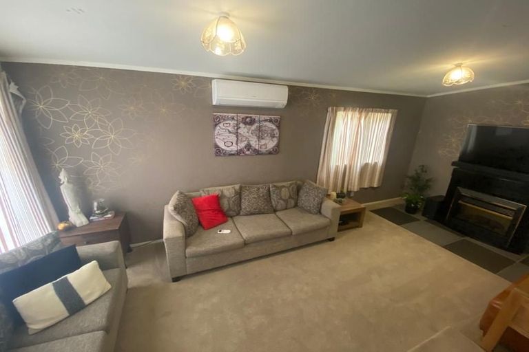 Photo of property in 3/76 Kaurilands Road, Titirangi, Auckland, 0604