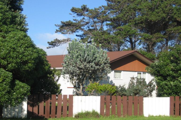 Photo of property in 56 Te Kupe Road, Paraparaumu Beach, Paraparaumu, 5032