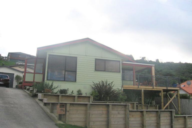 Photo of property in 2/150 Tirohanga Road, Tirohanga, Lower Hutt, 5010