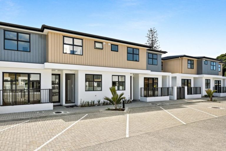 Photo of property in 4/447 Hibiscus Coast Highway, Orewa, 0931