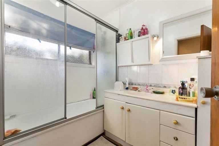 Photo of property in 11a Hamilton Place, Glenfield, Auckland, 0629