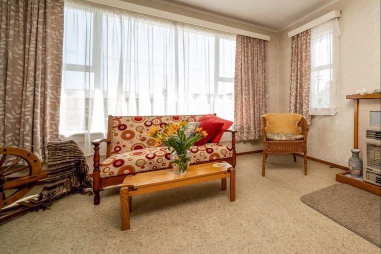 Photo of property in 6 Murray Avenue, Hawera, 4610