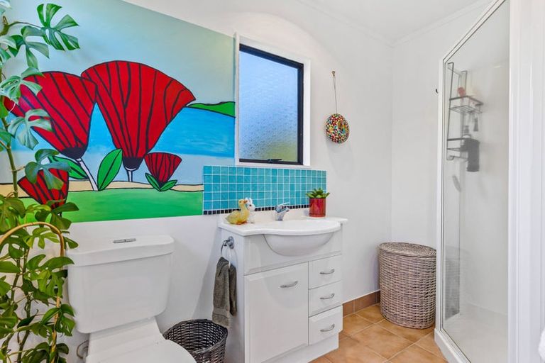 Photo of property in 2/68 Routley Drive, Glen Eden, Auckland, 0602