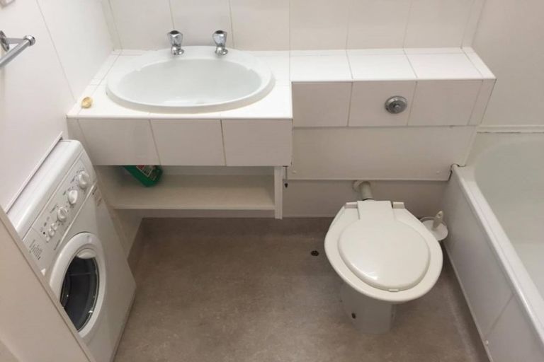 Photo of property in Capital Hill Apartments, 15/54u Hill Street, Thorndon, Wellington, 6011