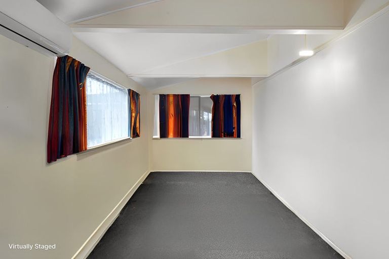 Photo of property in 6 Holborn Place, Papatoetoe, Auckland, 2025
