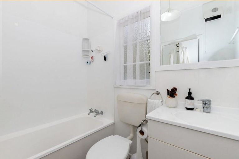Photo of property in 16a Bains Avenue, Hamilton East, Hamilton, 3216