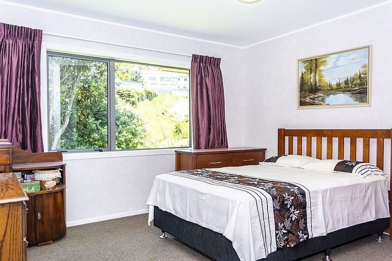 Photo of property in 12 Eton Place, Spotswood, New Plymouth, 4310