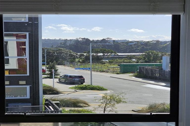 Photo of property in 2 Mayfly Lane, Hobsonville, Auckland, 0616