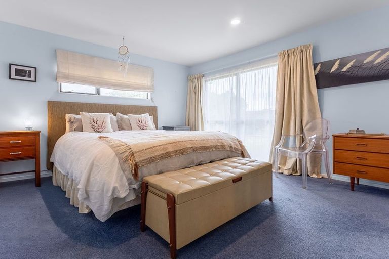 Photo of property in 21 Kanawa Street, Waikanae, 5036