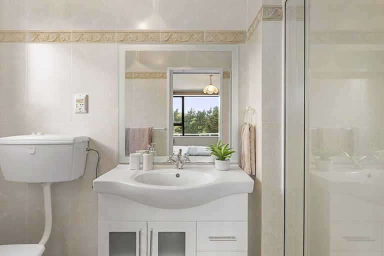 Photo of property in 41 Lincolnshire Road, Horokiwi, Wellington, 5016