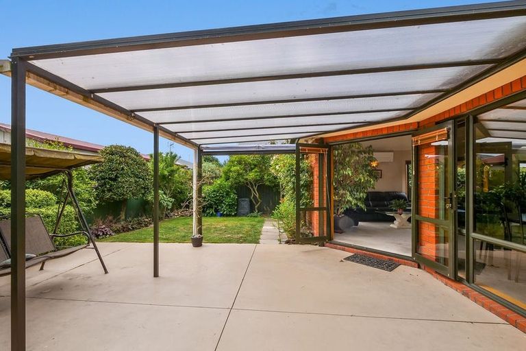 Photo of property in 113 Avonhead Road, Avonhead, Christchurch, 8042