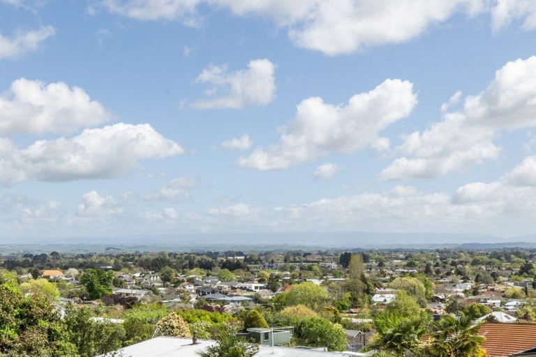 Photo of property in 42 Busby Hill, Havelock North, 4130