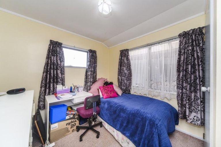 Photo of property in 84 Hillcrest Drive, Kelvin Grove, Palmerston North, 4414