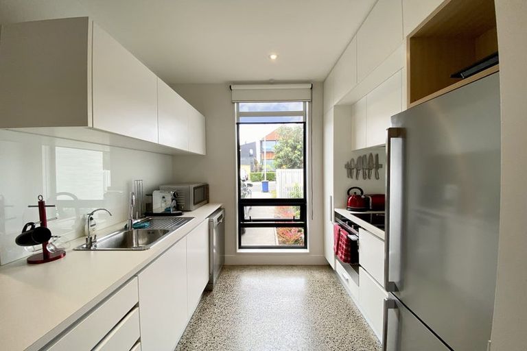 Photo of property in 19 Isitt Road, Hobsonville, Auckland, 0616