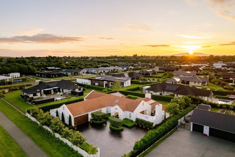 Photo of property in 83 Saint Kilda Road, Cambridge, 3434