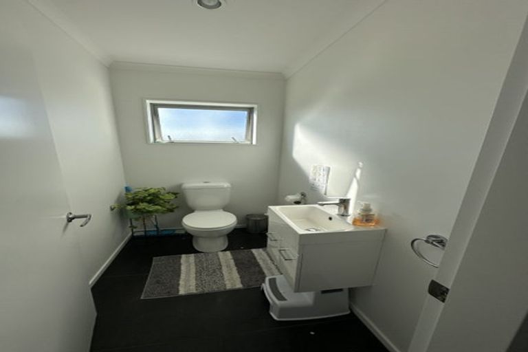 Photo of property in 24 Trelawny Terrace, Grenada Village, Wellington, 6037