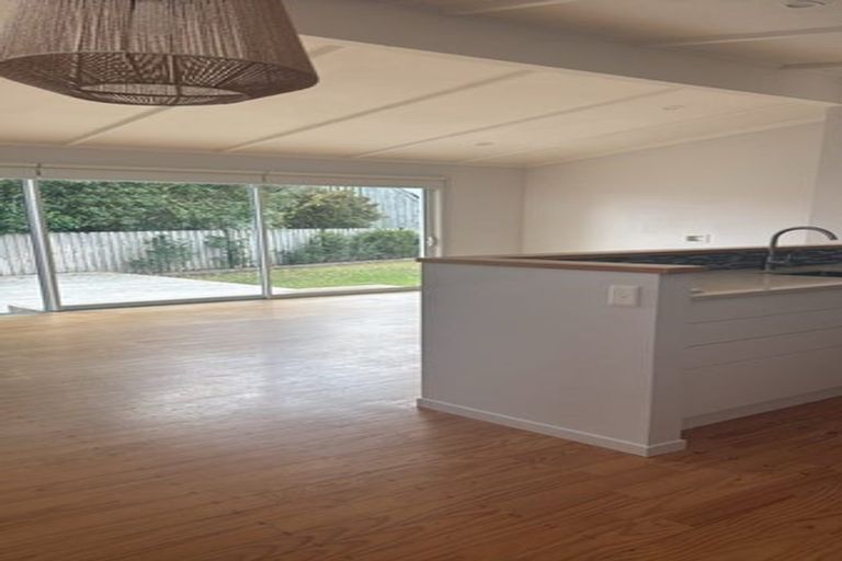 Photo of property in 1/248 Birkdale Road, Birkdale, Auckland, 0626