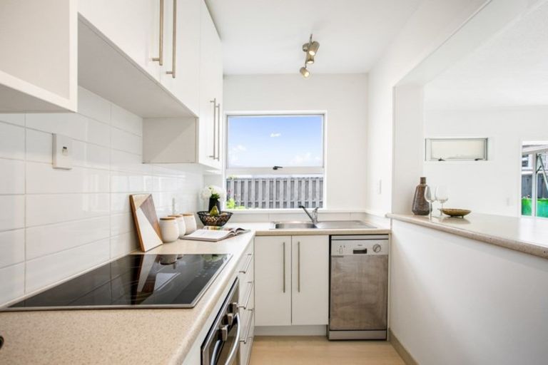 Photo of property in 7/23 Inverness Road, Browns Bay, Auckland, 0630