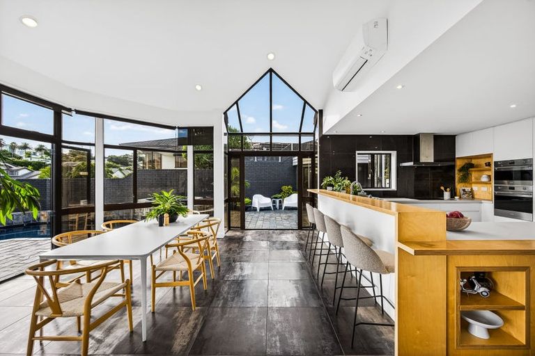 Photo of property in 44 William Bayes Place, Red Beach, 0932