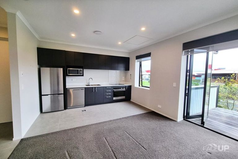 Photo of property in 4/17 Uku Lane, Hobsonville, Auckland, 0616