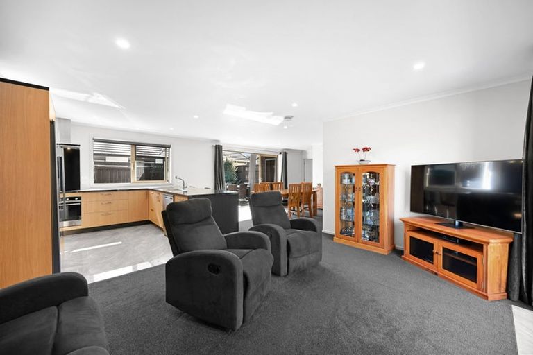 Photo of property in 9 Waikaka Place, Rototuna North, Hamilton, 3210