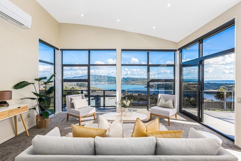 Photo of property in 6 Seascape View, Paremata, Porirua, 5024