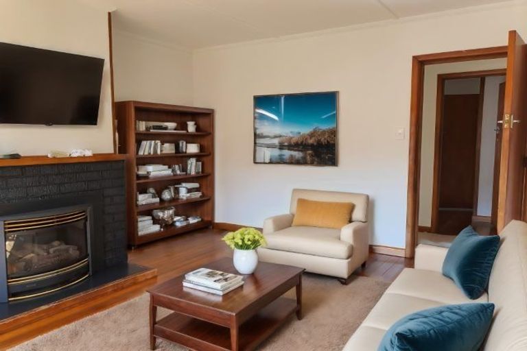 Photo of property in 15 Waimea Road, Nelson South, Nelson, 7010