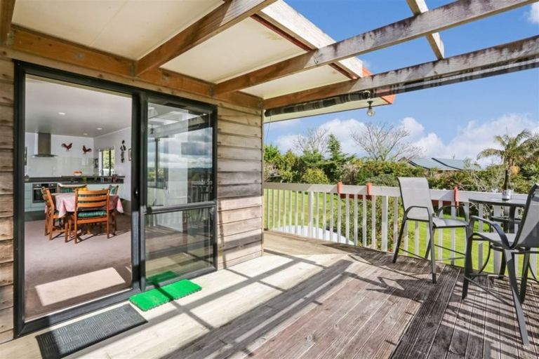 Photo of property in 150 Kaipara Road, Papakura, 2582