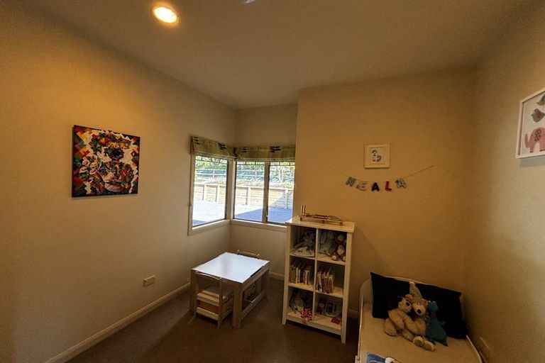 Photo of property in 26 Shelter Grove, Frankleigh Park, New Plymouth, 4310