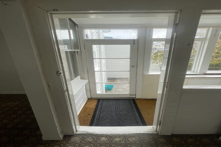 Photo of property in 19 Myrtle Crescent, Mount Cook, Wellington, 6021