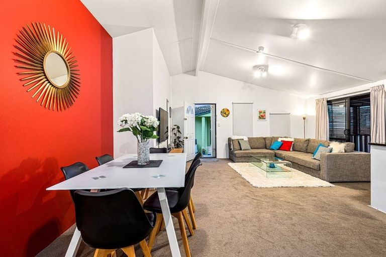 Photo of property in 19 Clover Drive, Henderson, Auckland, 0610