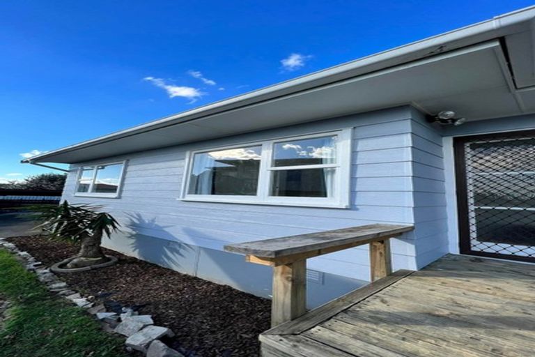 Photo of property in 14 Ronald Place, Manurewa, Auckland, 2102
