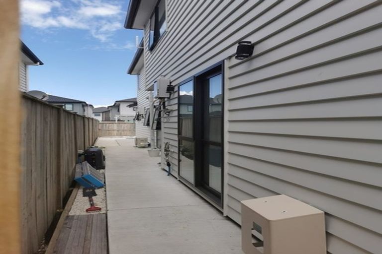 Photo of property in 23 Hakinakina Drive, Flat Bush, Auckland, 2019