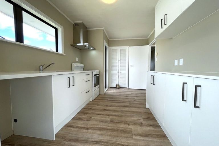 Photo of property in 13 Benygloe Place, Highland Park, Auckland, 2010