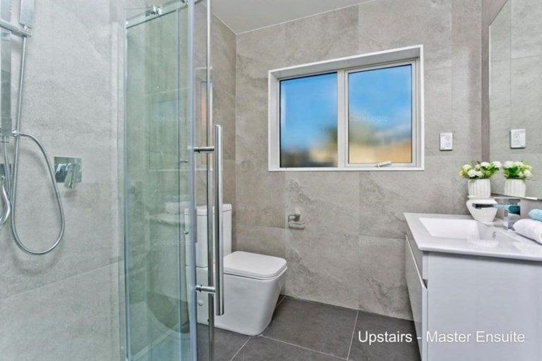 Photo of property in 7a Fuchsia Place, Birkdale, Auckland, 0626