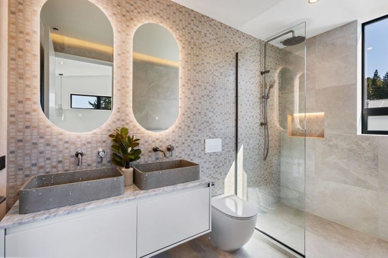 Photo of property in 1/61 Eely Point Road, Wanaka, 9305