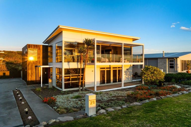Photo of property in 21 Le Quesne Road, Bay View, Napier, 4104