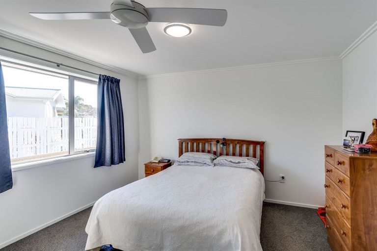 Photo of property in 1 Cambridge Terrace, Taradale, Napier, 4112