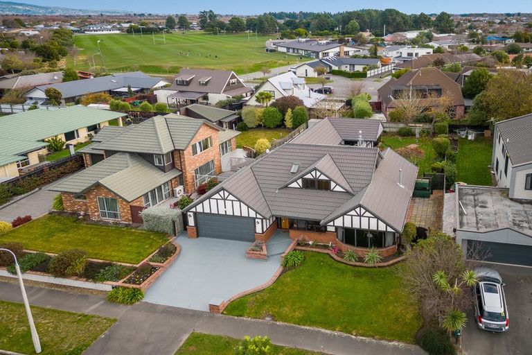 Photo of property in 22 Broadhaven Avenue, Parklands, Christchurch, 8083