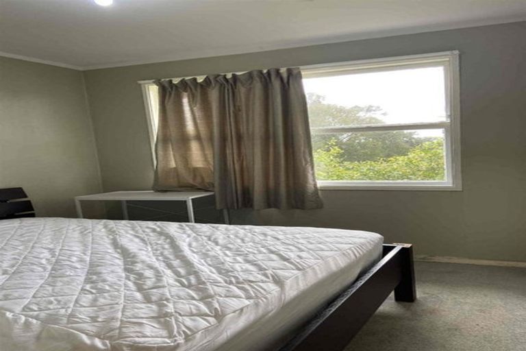 Photo of property in 71 Seaview Road, Glenfield, Auckland, 0629