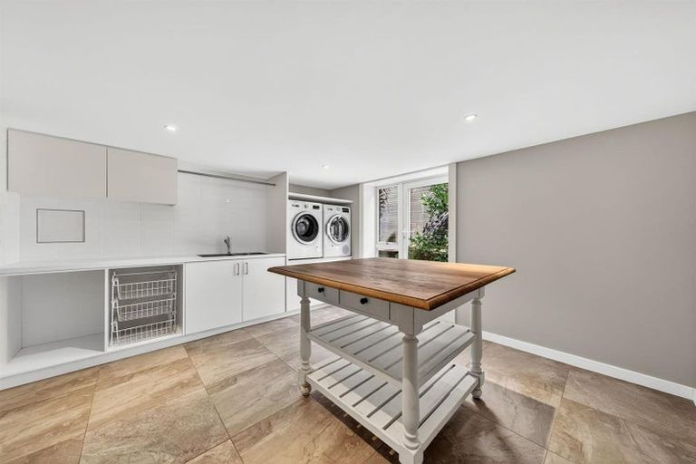 Photo of property in 27 Muritai Road, Milford, Auckland, 0620