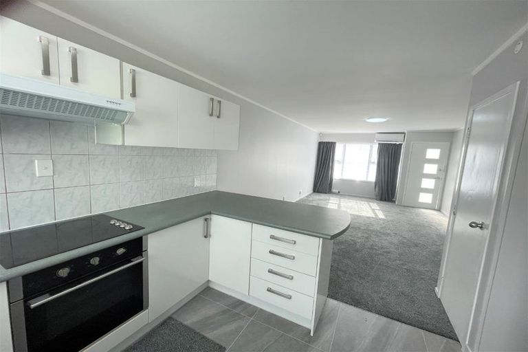 Photo of property in 2/58 Henwood Road, Mangere East, Auckland, 2024
