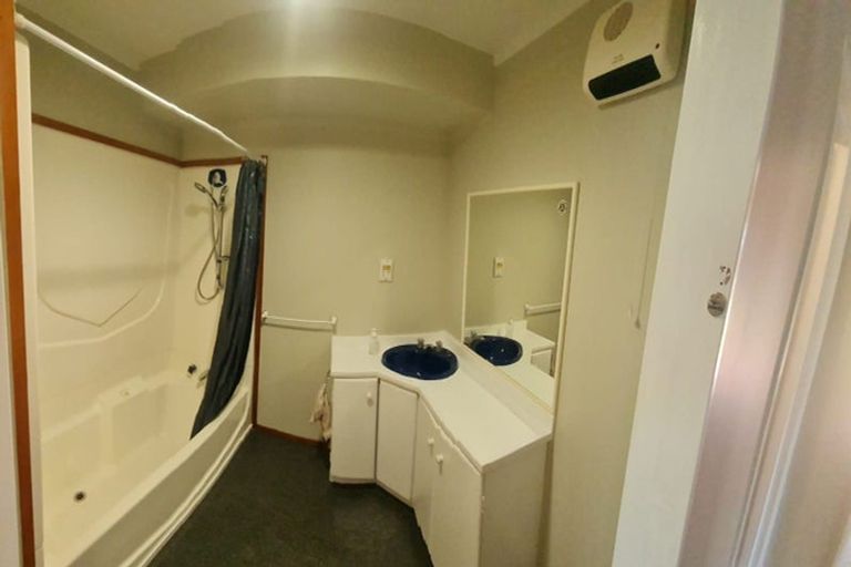 Photo of property in 24 Shearwater Street, One Tree Point, 0118