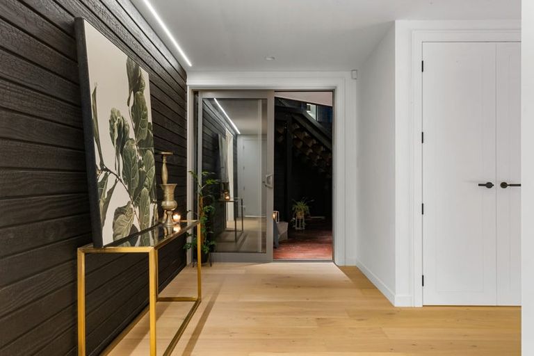 Photo of property in 61a Churchill Road, Murrays Bay, Auckland, 0630