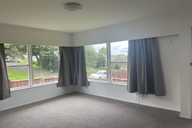 Photo of property in 1/13 Sovereign Place, Glenfield, Auckland, 0629