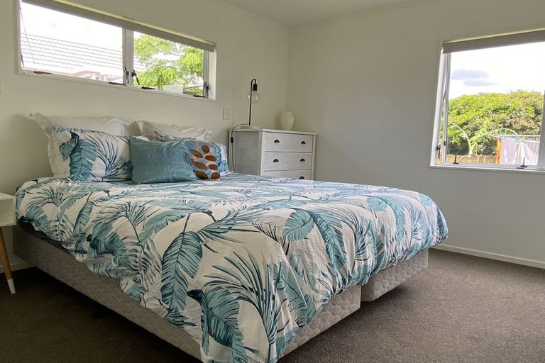 Photo of property in 2/12 Duncan Avenue, Te Atatu South, Auckland, 0610
