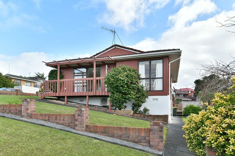 Photo of property in 16 Petrel Place, Massey, Auckland, 0614