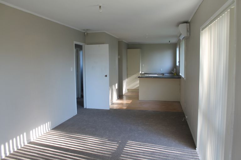 Photo of property in 20 Pukeroa Place, Papakura, 2110